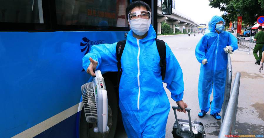 Người tiêm đủ 2 mũi vaccine vẫn phải cách ly tập trung khi từ TP.HCM về Hà Nội là không hợp lý