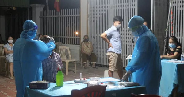 3 học sinh mắc Covid-19, hơn 100 học sinh và giáo viên là F1