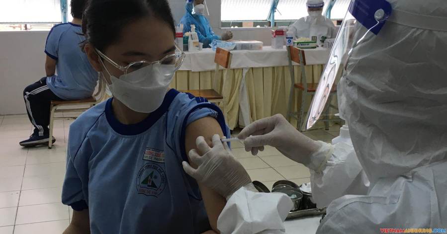 Nhiều học sinh hoãn tiêm vaccine Covid-19 do từng là F0 khỏi bệnh