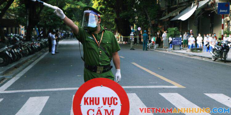 Hà Nội cách ly y tế thêm 4 tuyến phố gần Bệnh viện Việt Đức