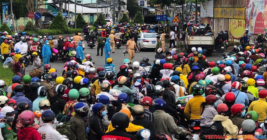 Hơn 350.000 lao động về quê, Chủ tịch các tỉnh, thành ở miền Tây lo tìm cách giải quyết việc làm