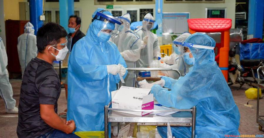 Những người nào phải xét nghiệm Covid-19 khi di chuyển?