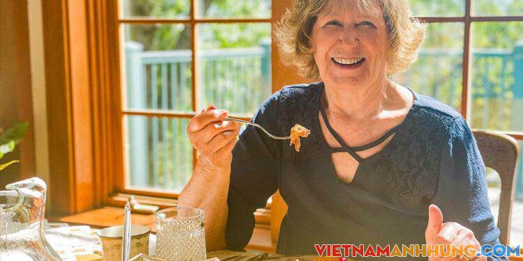 Phụ nữ trung niên nên thực hiện hàng ngày những điều sau để giữ vẻ tươi trẻ