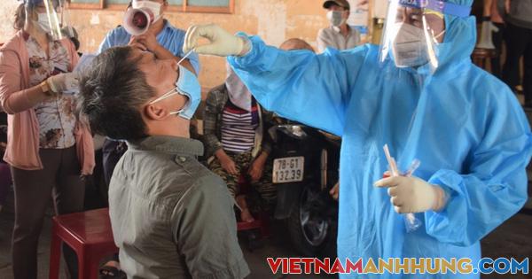 Ngày 21-10, số ca mắc và tử vong do Covid-19 tiếp tục giảm tại TP HCM và Bình Dương