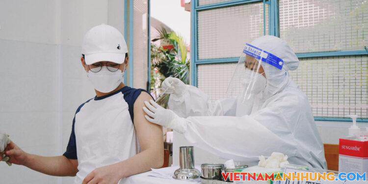 Chuyên gia khuyến cáo lưu ý sau khi trẻ tiêm vaccine Covid-19