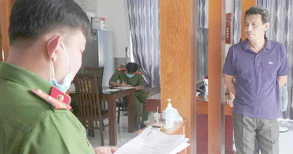 Bắt 1 cán bộ hải quan trong đường dây buôn lậu 100 tấn đường cát