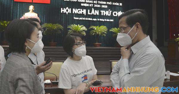 Chủ tịch Phan Văn Mãi: “Chưa thể nói TP HCM đã trở lại trạng thái bình thường mới”