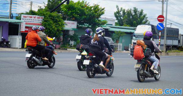 Ninh Thuận trao trả xe máy bị tạm giữ cho người dân về quê tự phát