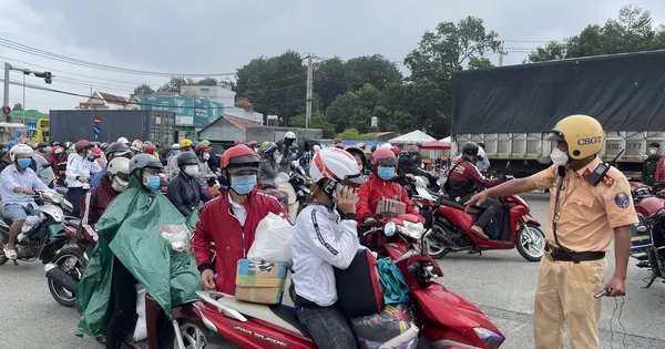 Bình Dương: Test nhanh Covid-19 để đưa người dân về quê