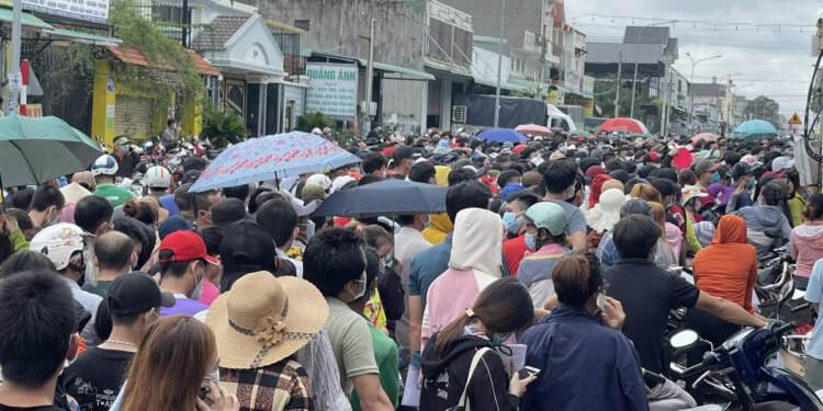 Bình Dương chấn chỉnh tập trung đông người tại điểm tiêm vaccine Covid-19