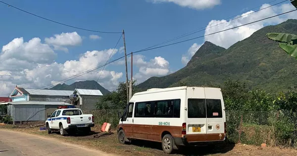 Vụ văng khỏi xe đưa đón 2 học sinh thương vong: Tài xế chở quá số người quy định