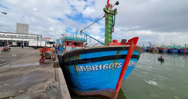 Tiếp sức ngư dân vượt khó, bám biển