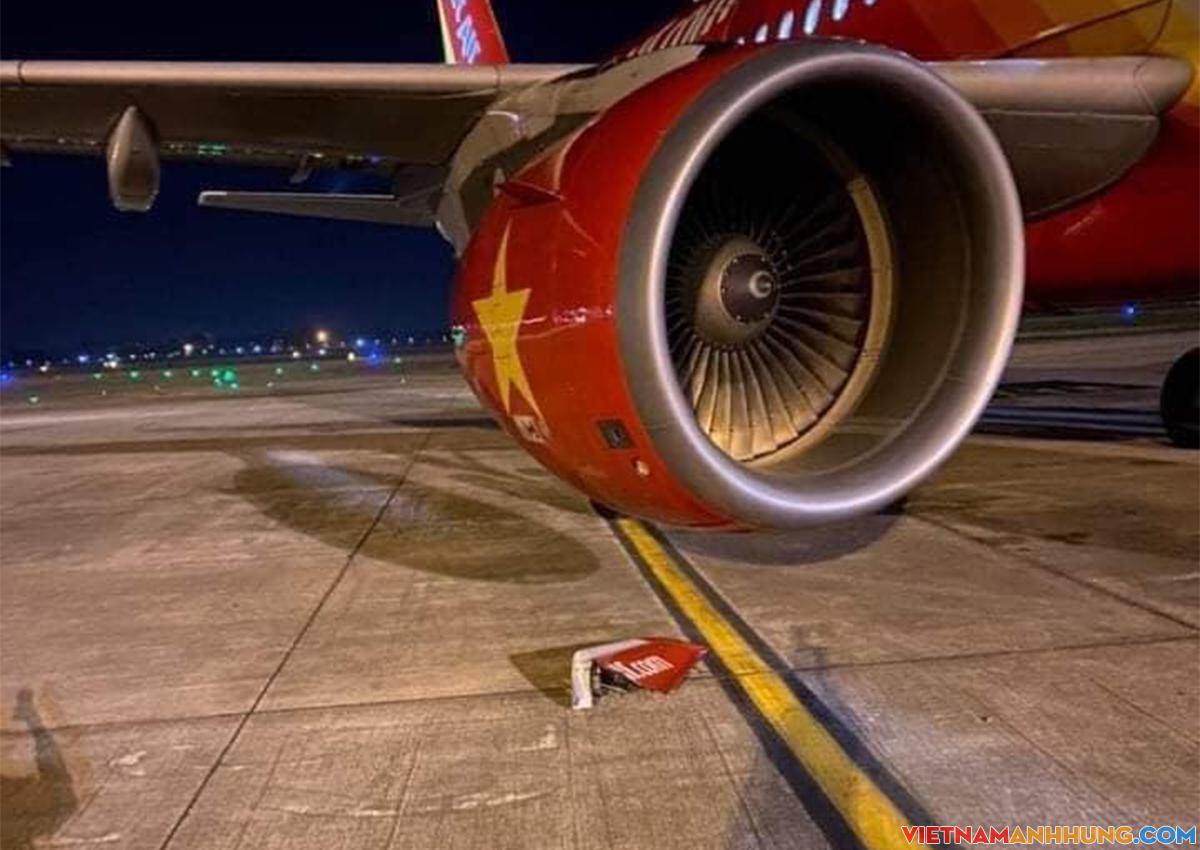 Hai máy bay va chạm tại sân đỗ Nội Bài