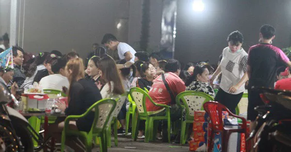 Sở Công Thương TP HCM đề xuất 2 phương án nhà hàng, quán nhậu được phục vụ rượu, bia