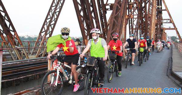 Khám phá Hà Nội khác biệt, mới lạ bằng xe đạp
