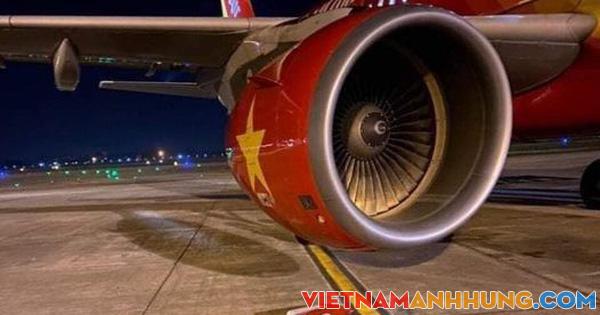 Hai máy bay va chạm tại Nội Bài: Tạm thu bằng lái phi công và người đánh tín hiệu