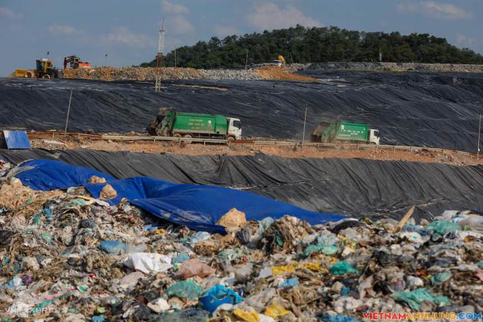 Bãi rác lớn nhất Hà Nội dừng tiếp nhận