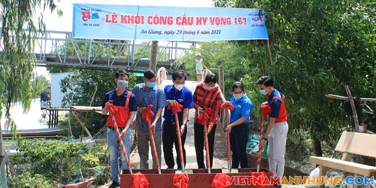 ‘Chạy đua với đại dịch’ xây cầu Hy vọng