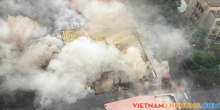 Cháy quán bar ở trung tâm TP HCM