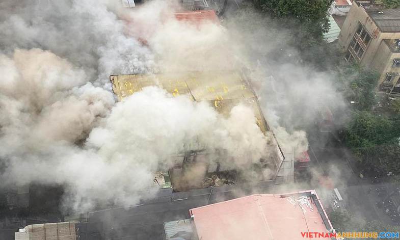 Cháy quán bar ở trung tâm TP HCM