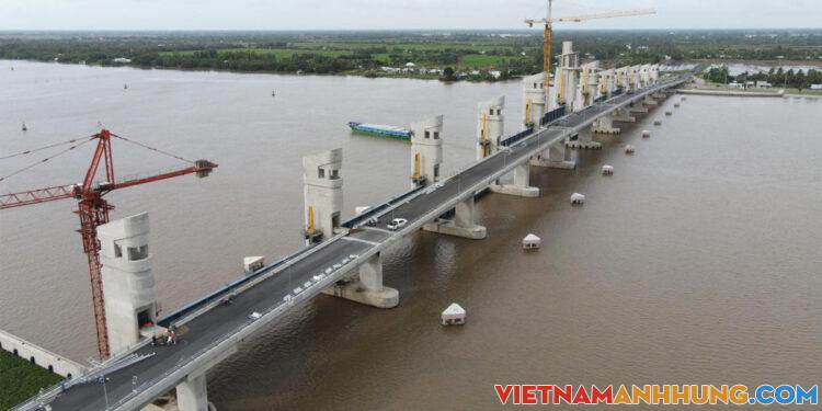 Cống ngăn mặn lớn nhất miền Tây sắp hoàn thành