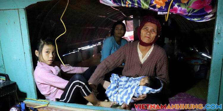 Cuộc sống trên sông của những người không nhà