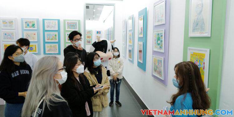 Đại dịch qua nét vẽ trẻ thơ