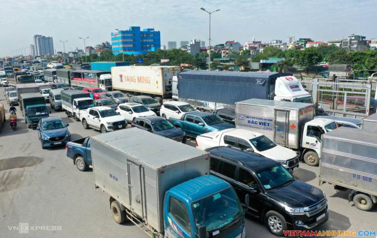 Đường vành đai 3 ùn tắc hơn 10 km