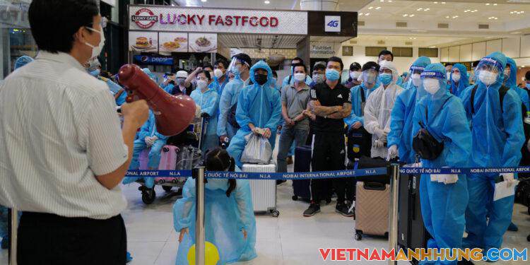 Hà Nội dừng cách ly người về từ TP HCM