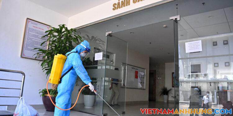 Hà Nội nghiên cứu ‘nguy cơ khi đi thang máy với F0’