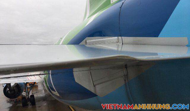 Hai máy bay va chạm tại sân đỗ Nội Bài