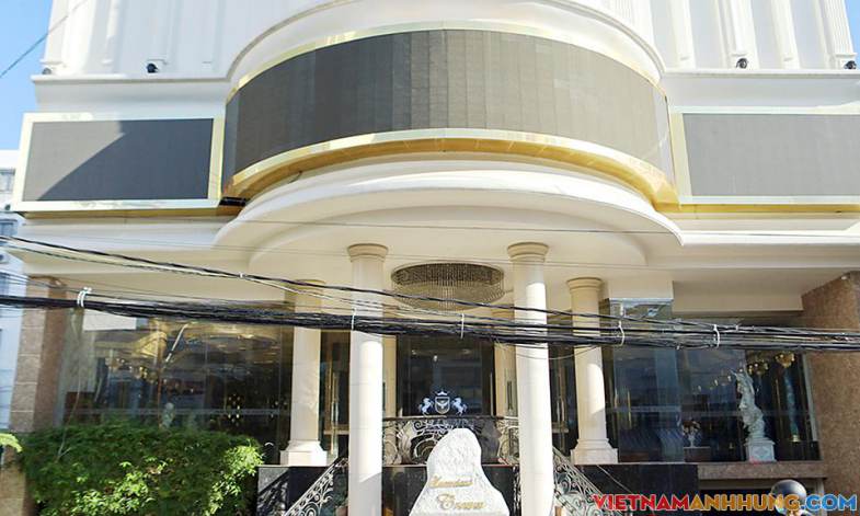 Khánh Hòa cho quán bar, massage hoạt động trở lại