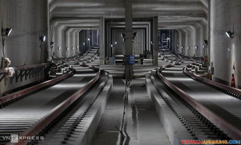 Metro Số 1 lắp đoạn ray ngầm cuối cùng
