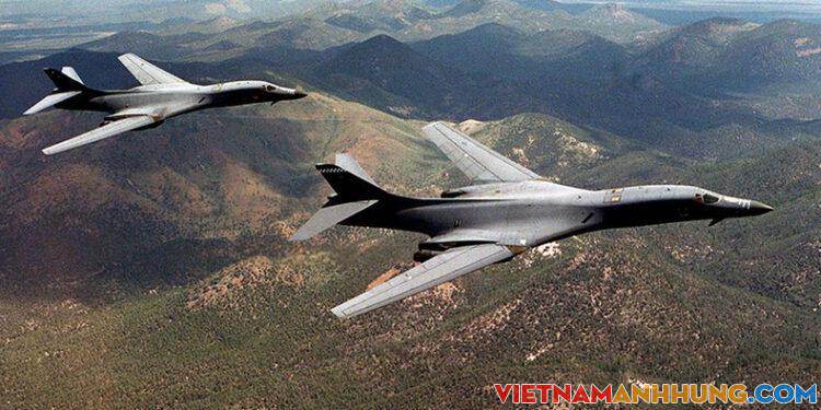 Moskva: Mỹ tập dượt ném bom hạt nhân cách biên giới Nga 20km