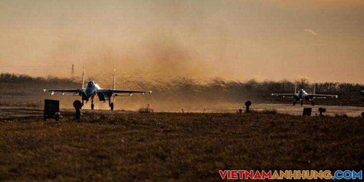 Nga và Ukraine tập trận trong cùng một ngày