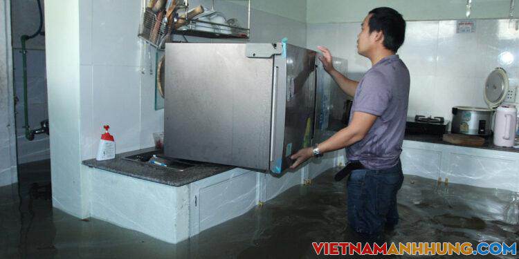 Người dân thành phố Tam Kỳ khổ sở vì ngập lụt