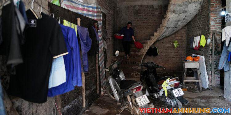 Sống trong biệt thự 'đắp chiếu' ven đô