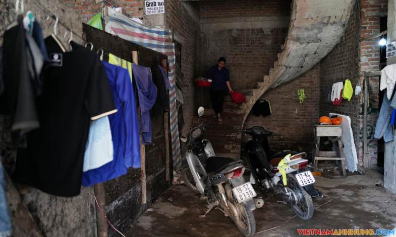 Sống trong biệt thự 'đắp chiếu' ven đô