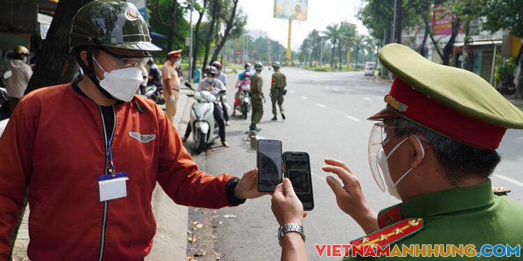 TP HCM siết kiểm soát đi lại, lưu trú người dân