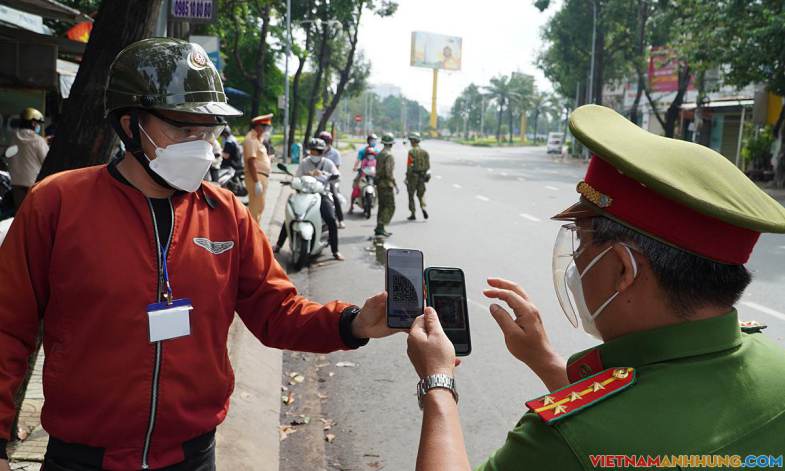 TP HCM siết kiểm soát đi lại, lưu trú người dân