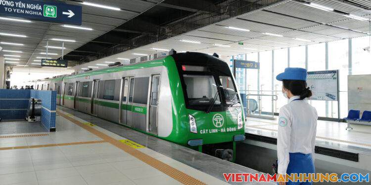 Tàu Cát Linh – Hà Đông trước ngày khai thác thương mại