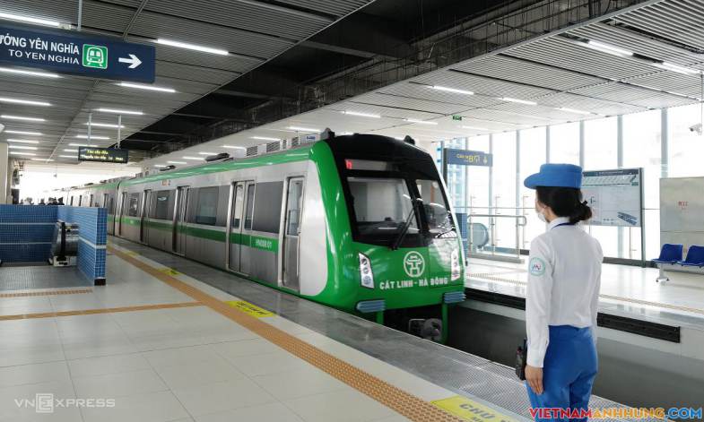 Tàu Cát Linh – Hà Đông trước ngày khai thác thương mại