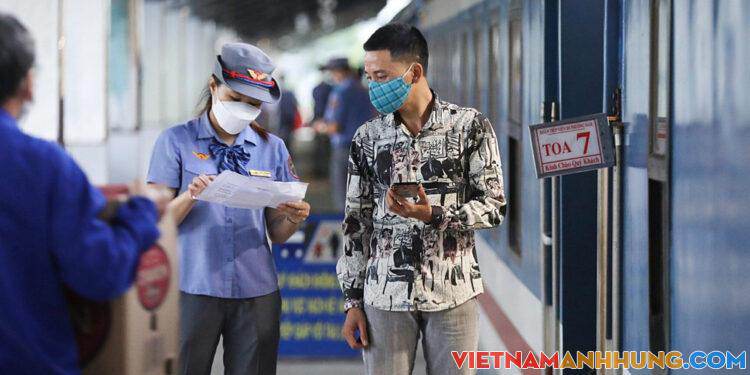 Vé tàu Tết giảm giá trong 10 ngày đầu mở bán