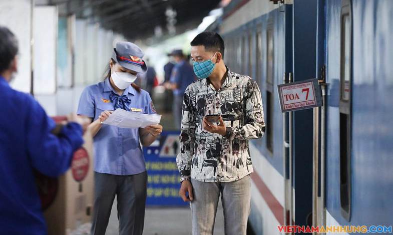 Vé tàu Tết giảm giá trong 10 ngày đầu mở bán