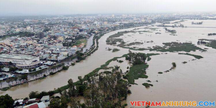 Vì sao đô thị Tam Kỳ ngập lụt?