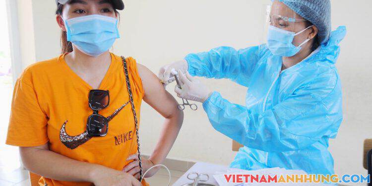 Việt Nam gần đạt mốc tiêm 100 triệu liều vaccine