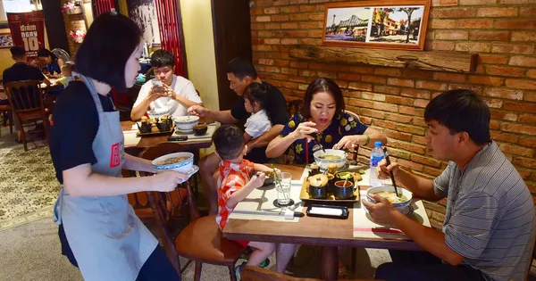 TP HCM: Quận 7 yêu cầu đơn vị kinh doanh ăn uống phải treo biển “Doanh nghiệp Xanh”, “Hộ kinh doanh Xanh”