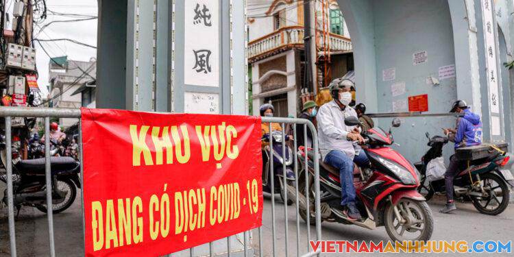 Hà Nội ghi nhận ca nhiễm Covid-19 trong cộng đồng chạm ngưỡng kỷ lục