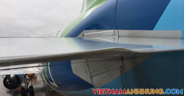 Vụ va chạm máy bay tại Nội Bài: Tạm đình chỉ những người liên quan