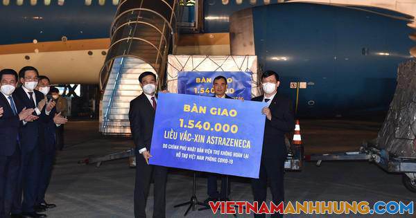 Chuyên cơ Thủ tướng chở 1.540.000 liều vắc-xin do Nhật Bản viện trợ về Việt Nam